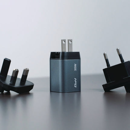 35 W 2-Port GaN Wall Charger, Black/Gray