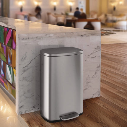 Step Pedal Trash Can, 13 gal, Plastic/Stainless Steel, Silver