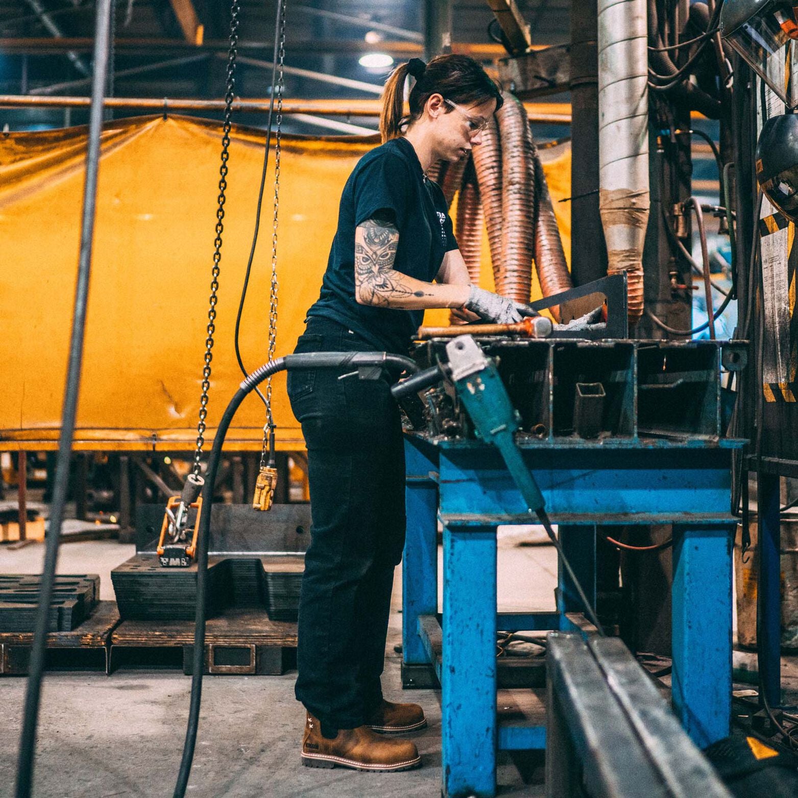 Bulwark® Men's FR Hi-Visibility Rain Bib Overalls / BXN4YE