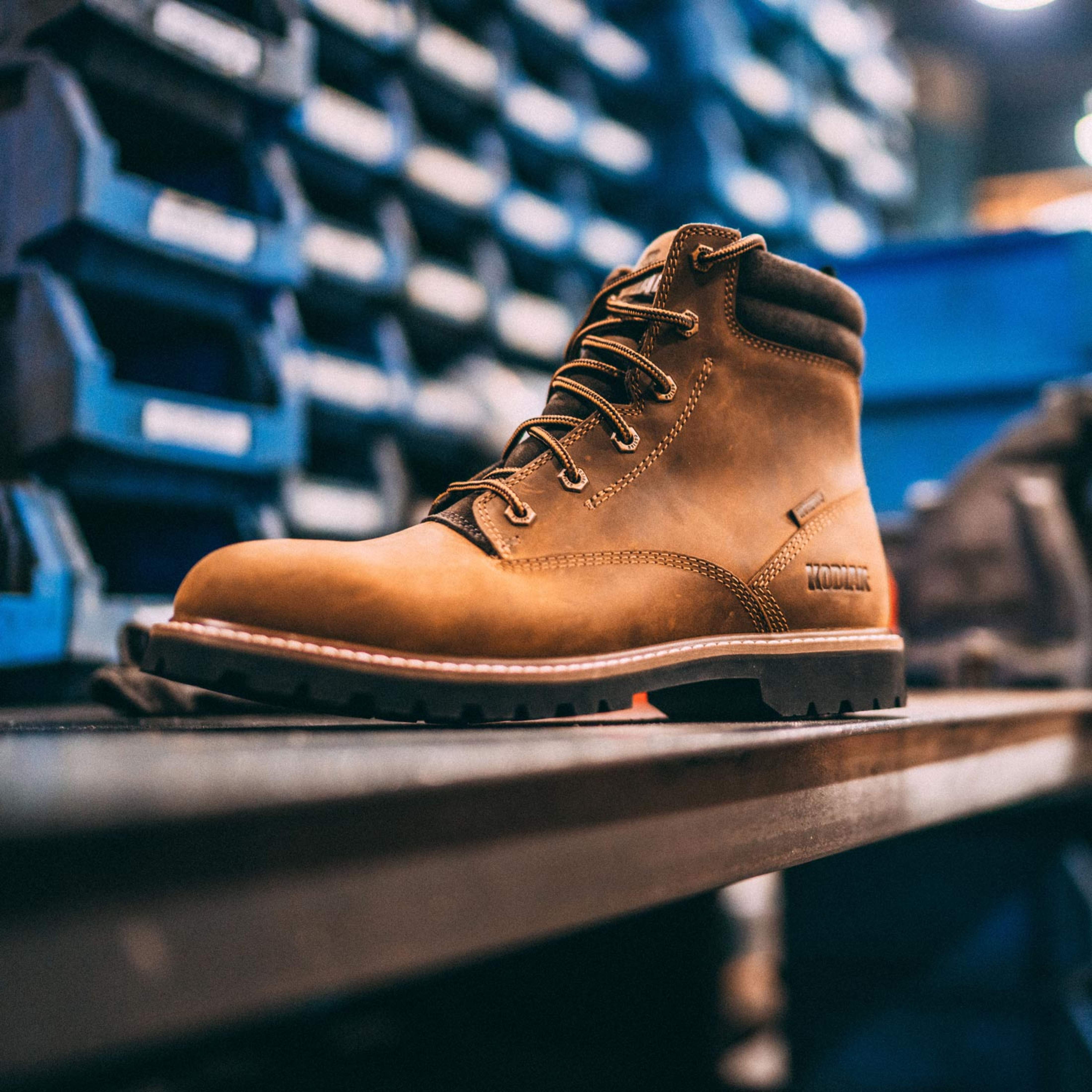 Bulwark® Men's FR Hi-Visibility Waterproof  Bib Overalls / BXN6YE